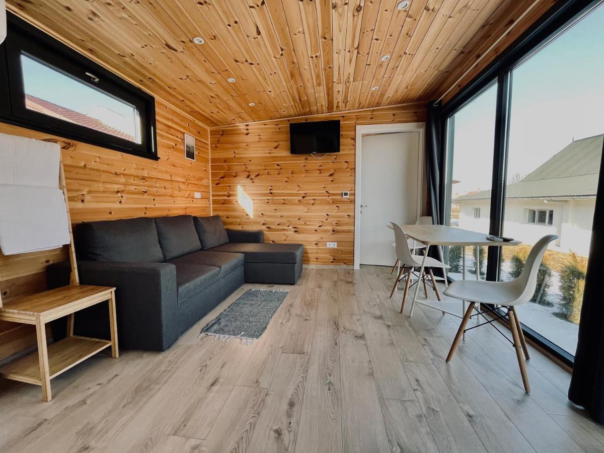 Pixel - Tiny Campus Villa Tirgu Secuiesc Luaran gambar