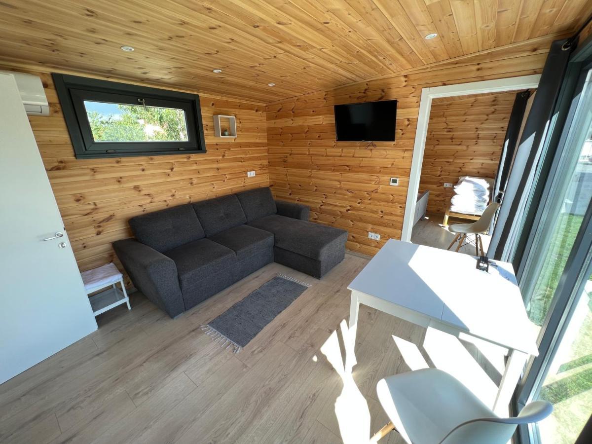 Pixel - Tiny Campus Villa Tirgu Secuiesc Luaran gambar