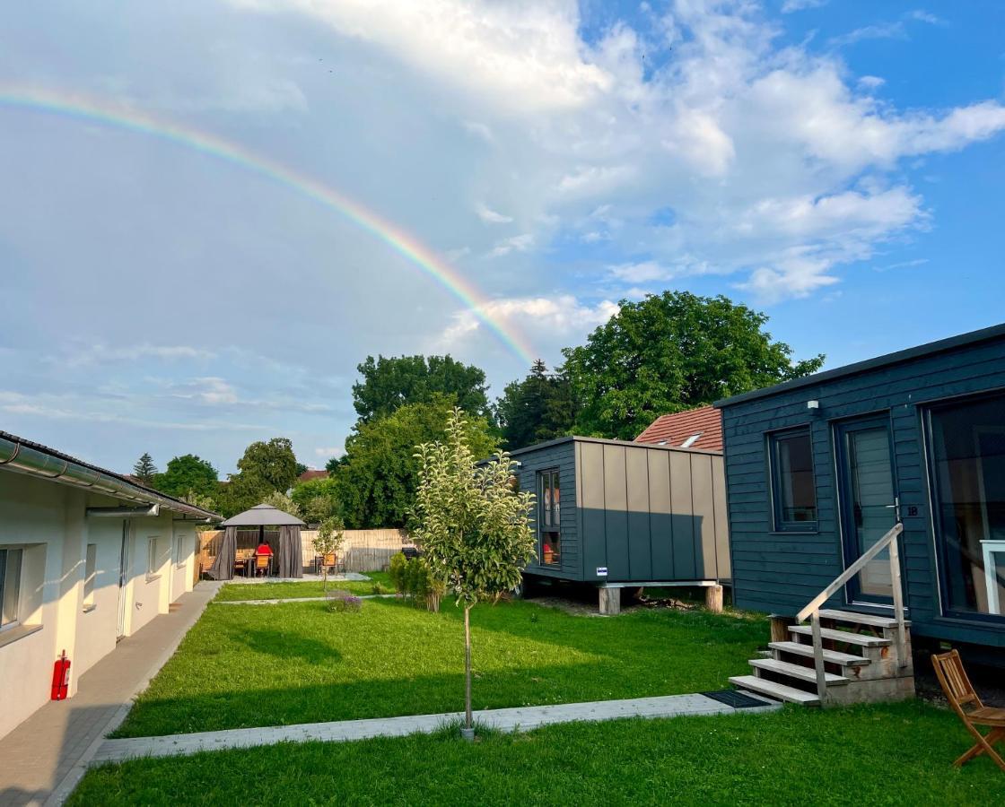 Pixel - Tiny Campus Villa Tirgu Secuiesc Luaran gambar